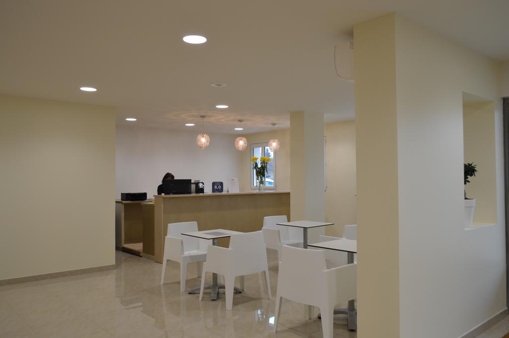 Appart'Hotel Et Chambres Essentiel Spa Arles Exterior foto