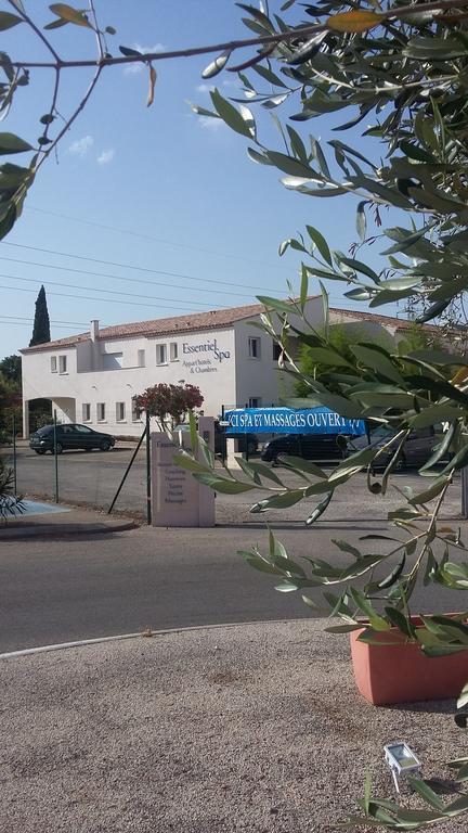 Appart'Hotel Et Chambres Essentiel Spa Arles Exterior foto