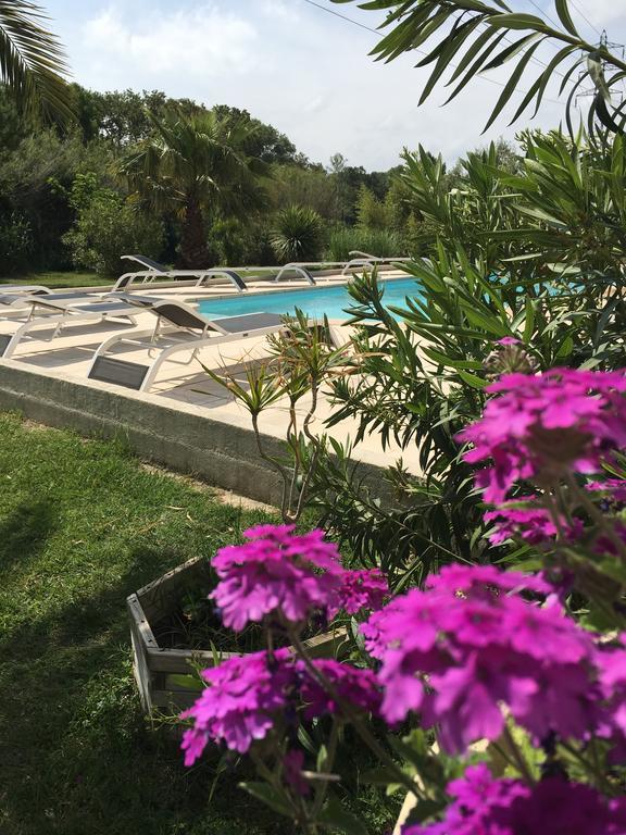 Appart'Hotel Et Chambres Essentiel Spa Arles Exterior foto