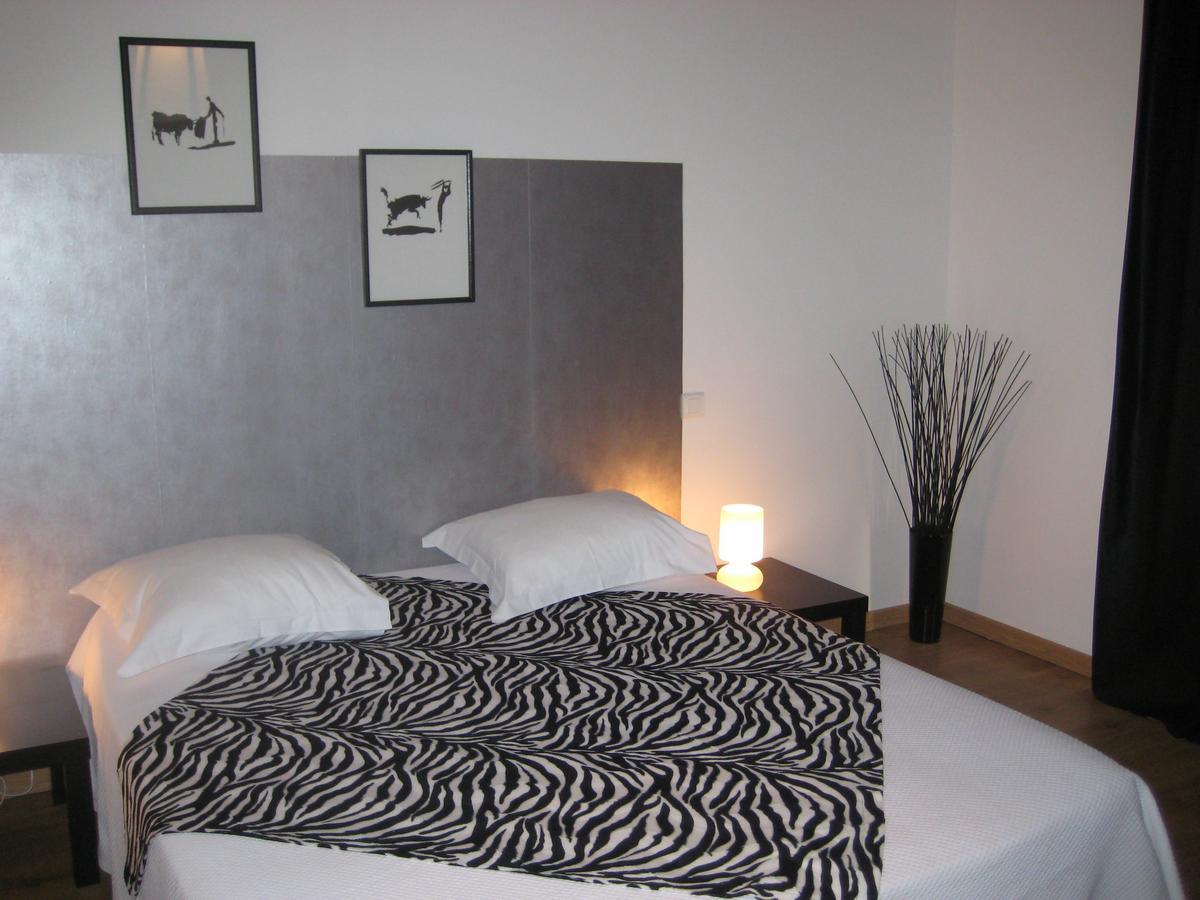 Appart'Hotel Et Chambres Essentiel Spa Arles Exterior foto