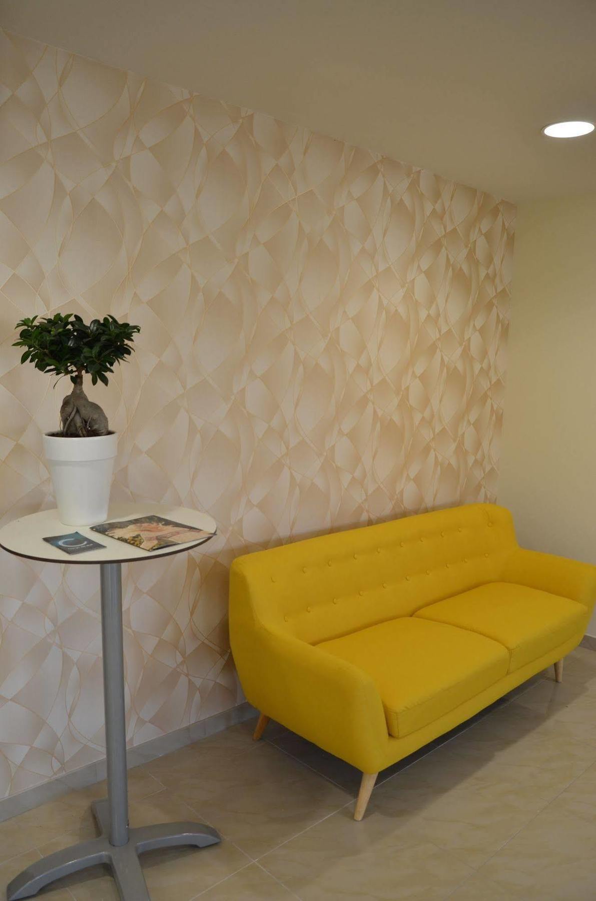 Appart'Hotel Et Chambres Essentiel Spa Arles Exterior foto