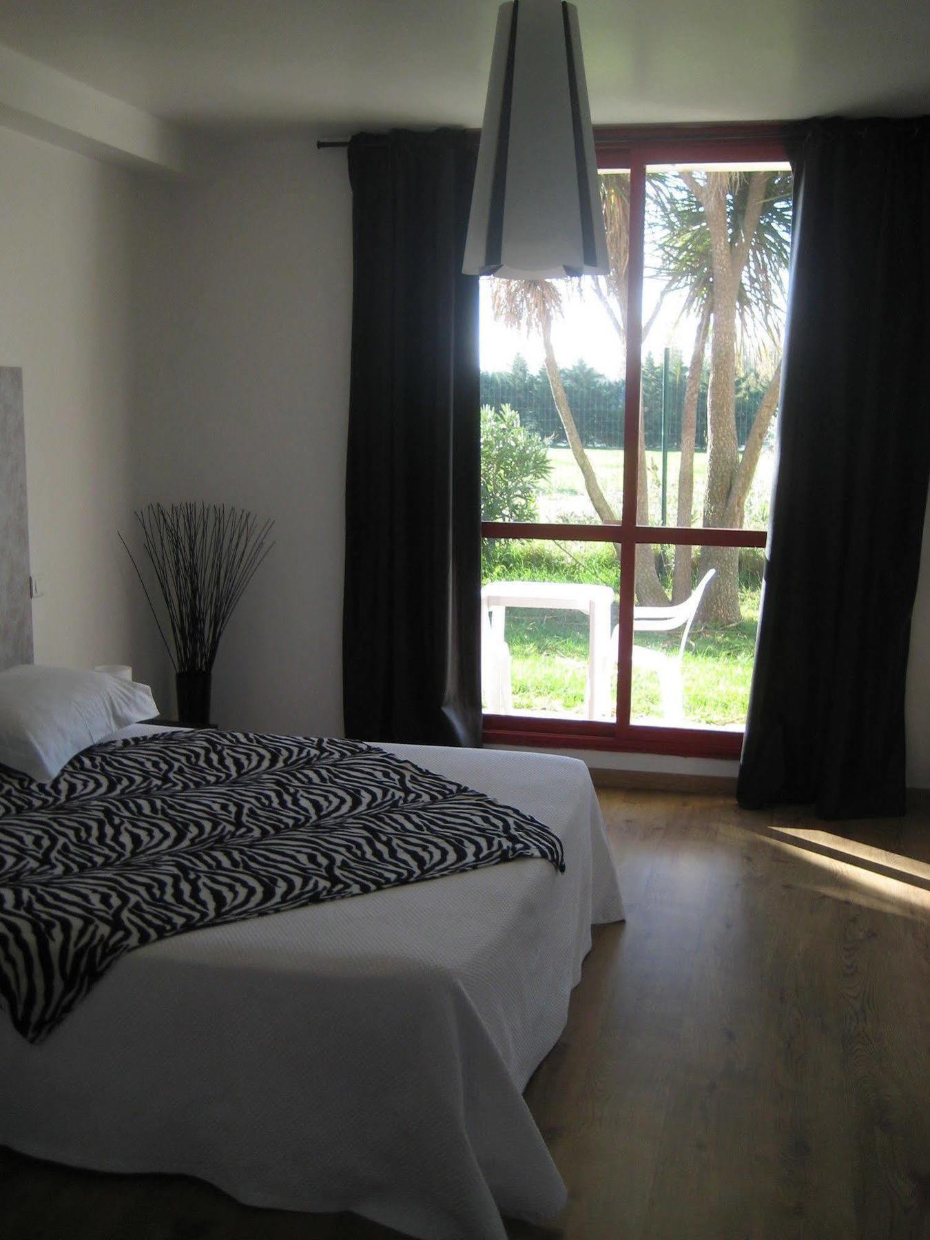 Appart'Hotel Et Chambres Essentiel Spa Arles Exterior foto