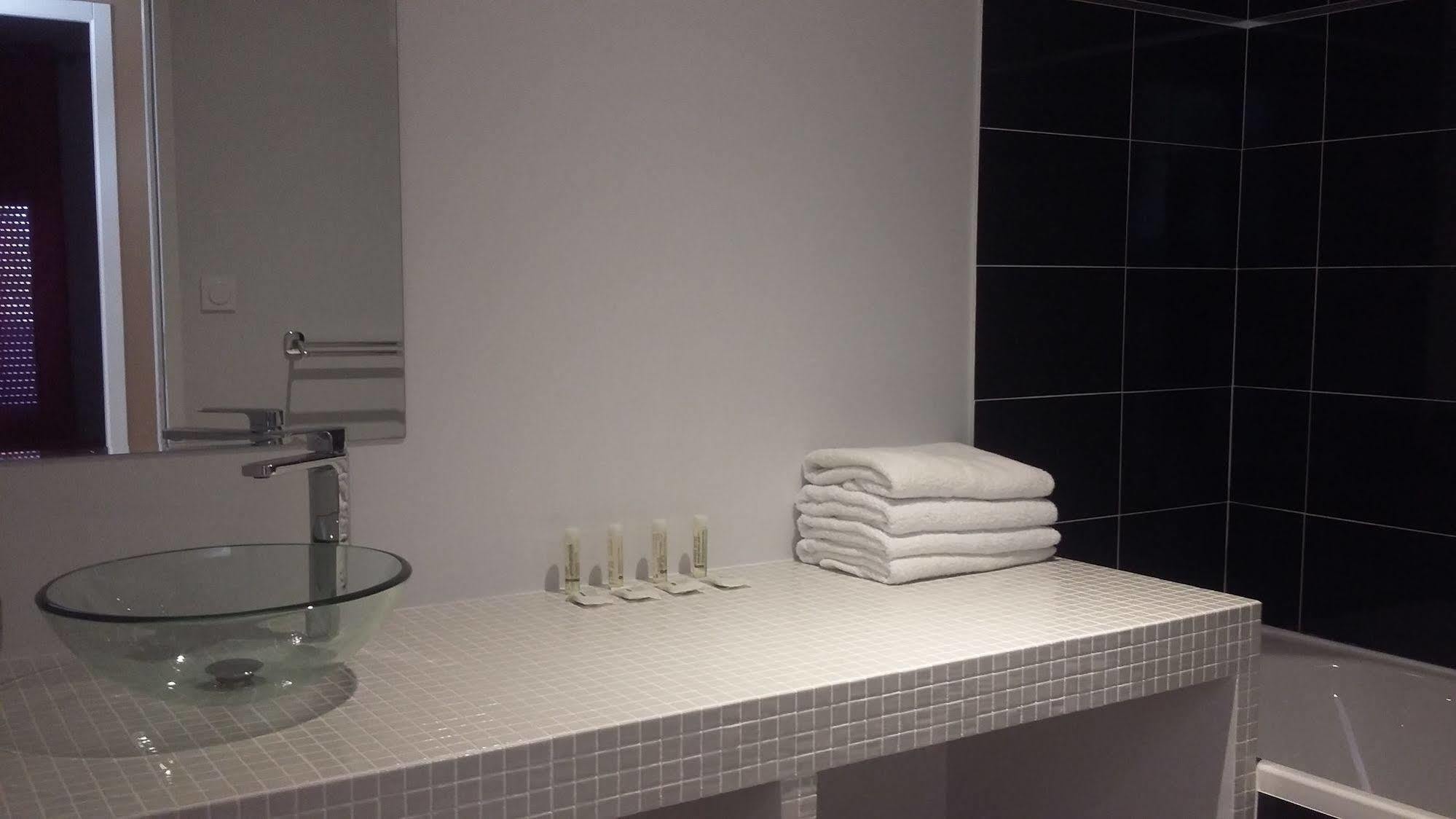 Appart'Hotel Et Chambres Essentiel Spa Arles Exterior foto