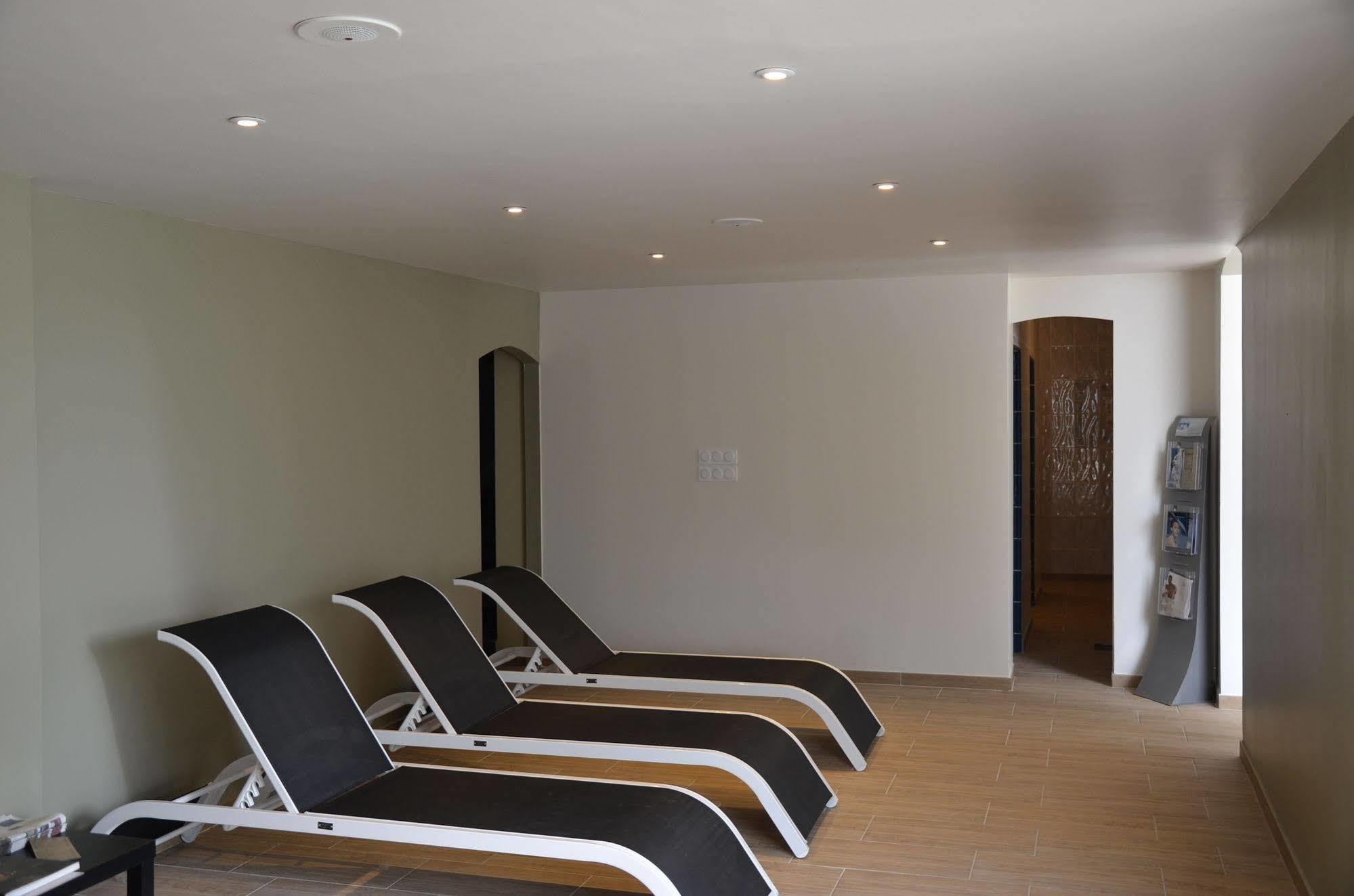 Appart'Hotel Et Chambres Essentiel Spa Arles Exterior foto